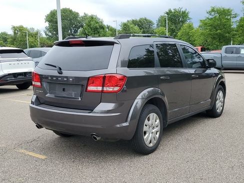 Used 2017 Dodge Journey SE w/ Comfort/Convenience Group AWD/4WD image 4