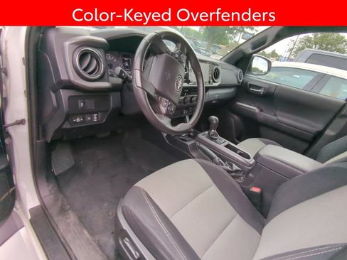 Used 2021 Toyota Tacoma TRD Sport AWD/4WD image 7