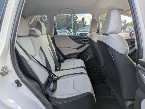 Used 2022 Subaru Forester AWD/4WD image 29