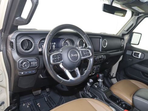 Used 2022 Jeep Wrangler Unlimited Sahara AWD/4WD image 26