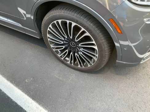 Used 2020 Lincoln Aviator Black Label w/ Class IV Trailer Tow Package AWD/4WD image 3