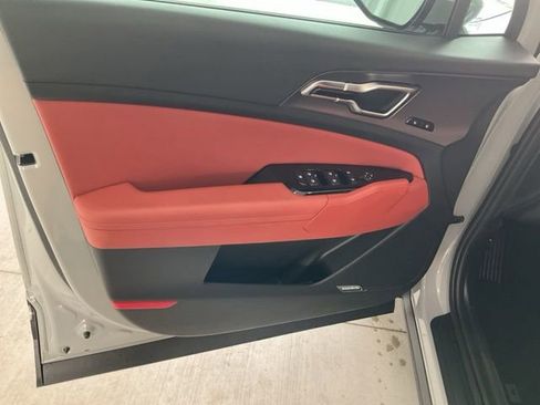 Used 2025 Kia Sportage SX FWD image 5