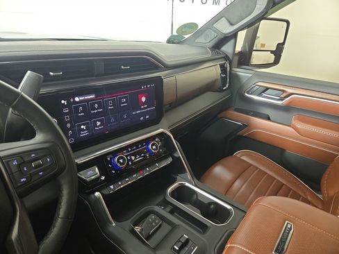 Used 2024 GMC Sierra 2500 Denali Ultimate image 25