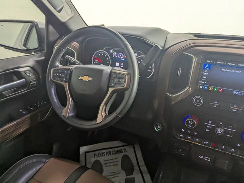 Used 2021 Chevrolet Silverado 1500 High Country w/ Technology Package AWD/4WD image 18