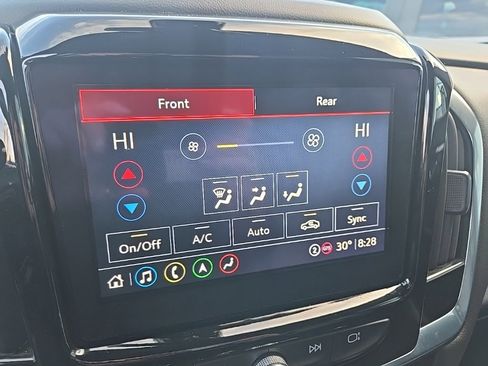 Used 2022 Chevrolet Traverse RS image 53