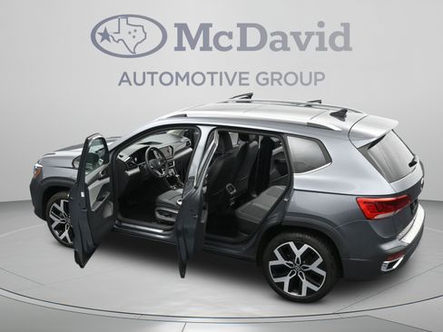 Used 2023 Volkswagen Taos SEL AWD/4WD image 45