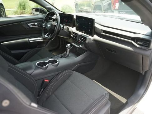 Used 2024 Ford Mustang GT RWD image 13