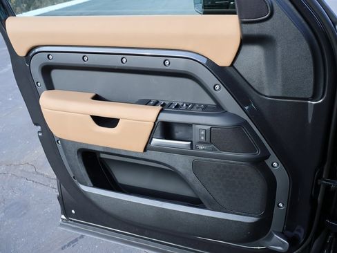 New 2026 Land Rover Defender 110 X-Dynamic SE image 36