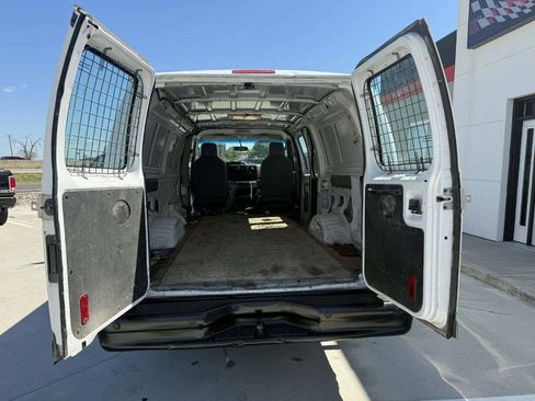 Used 2014 Ford E-350 and Econoline 350 Extended Super Duty RWD image 10