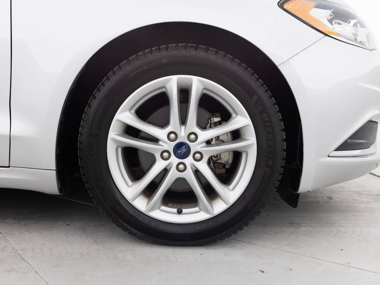 Used 2018 Ford Fusion SE w/ Fusion SE Technology Package FWD image 18
