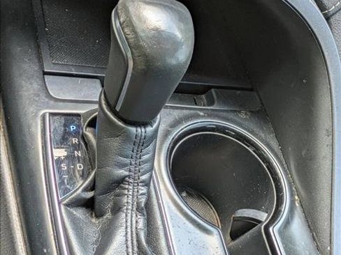 Used 2018 Toyota Camry SE FWD image 13