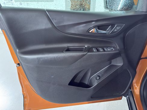 Used 2018 Chevrolet Equinox LT image 17