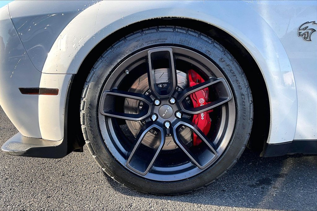 Used 2018 Dodge Challenger SRT Hellcat RWD image 2