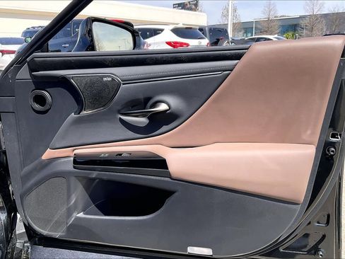 Used 2023 Lexus ES 350 Ultra Luxury w/ Accessory Package (Z2) image 20