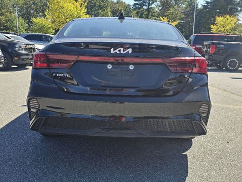 Used 2023 Kia Forte LXS FWD image 17