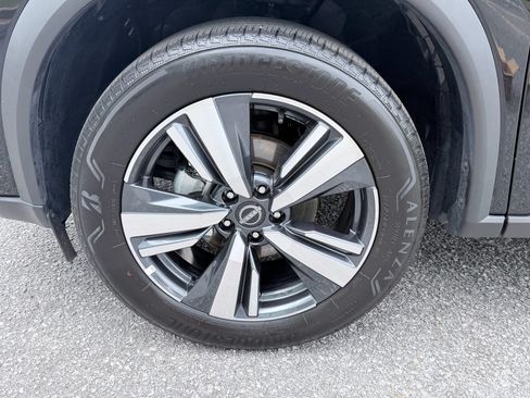 Used 2026 Nissan Rogue SL AWD/4WD image 36