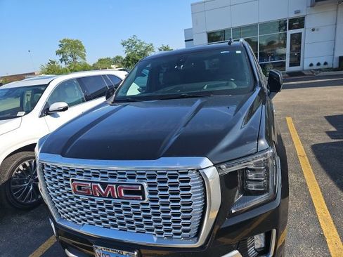 Used 2021 GMC Yukon Denali w/ Denali Premium Package AWD/4WD image 5
