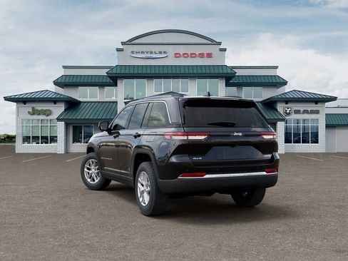 New 2026 Jeep Grand Cherokee Laredo X AWD/4WD image 3