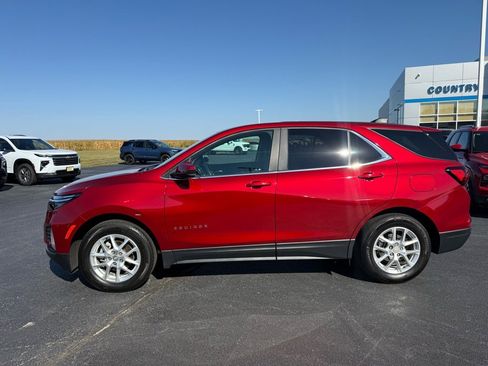 Used 2023 Chevrolet Equinox LT FWD image 2