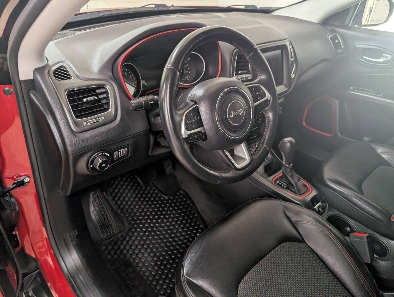 Used 2018 Jeep Compass Trailhawk w/ Safety & Security Group AWD/4WD image 8