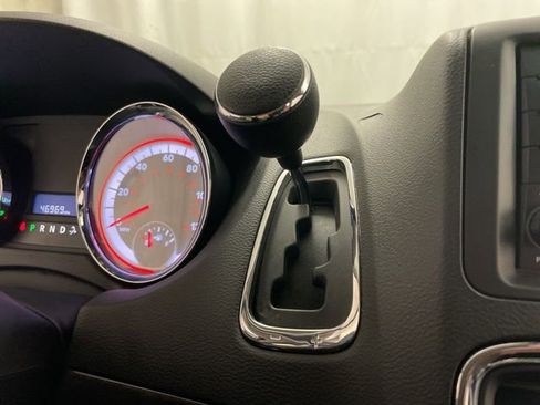 Used 2018 Dodge Grand Caravan SE w/ UConnect Hands-Free Group image 23