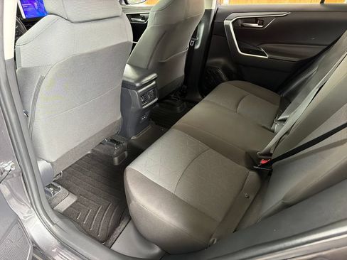 Used 2025 Toyota RAV4 XLE FWD image 30