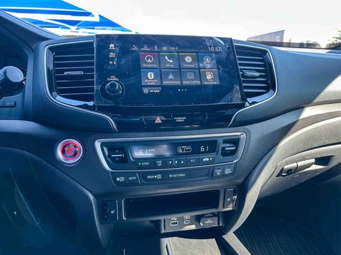 Certified 2025 Honda Passport TrailSport image 32