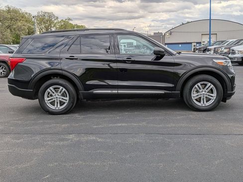 Used 2024 Ford Explorer XLT w/ Equipment Group 202A AWD/4WD image 8