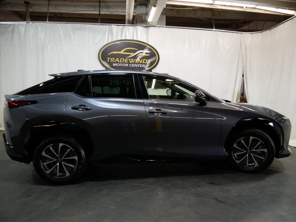 Used 2023 Lexus RZ 450e Premium w/ Technology Package AWD/4WD image 4
