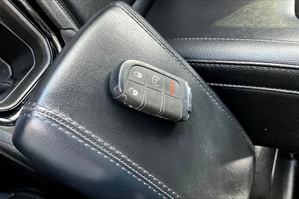 Used 2025 Jeep Compass Limited AWD/4WD image 36