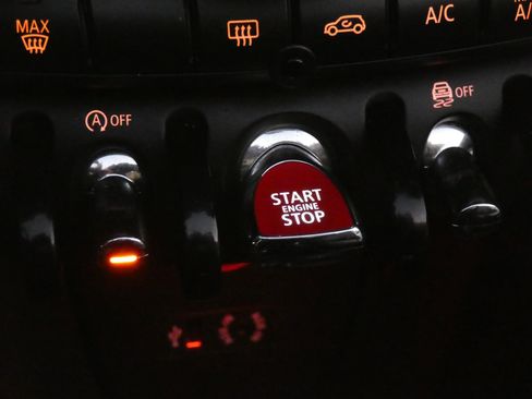 Used 2018 MINI Cooper S image 21