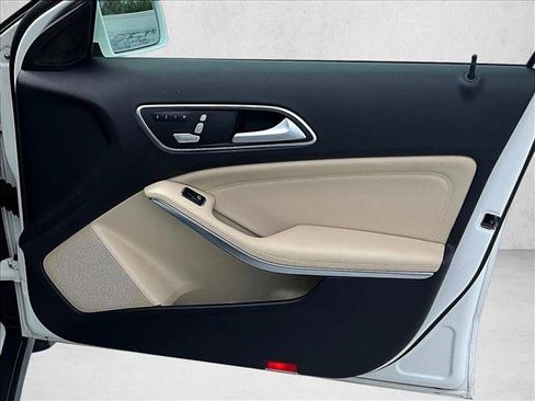 Used 2020 Mercedes-Benz GLA 250 4MATIC image 19