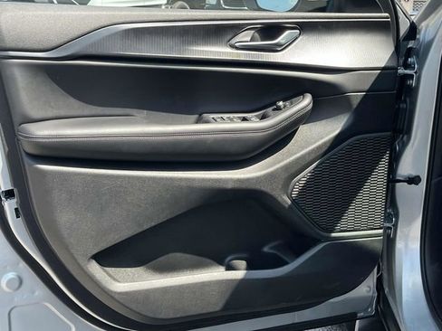 New 2025 Jeep Grand Cherokee L Laredo image 12