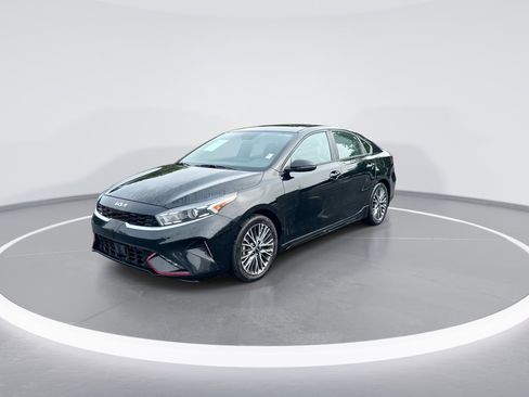 Used 2023 Kia Forte GT-Line w/ GT-Line Premium Package FWD image 5