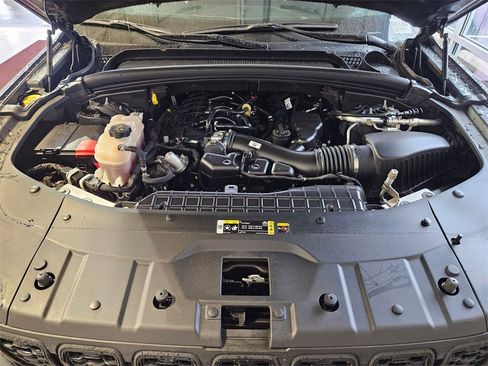 Used 2023 Jeep Grand Cherokee Altitude image 37