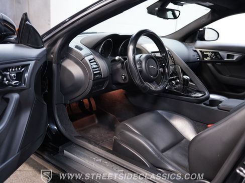 Used 2016 Jaguar F-TYPE Coupe RWD image 4