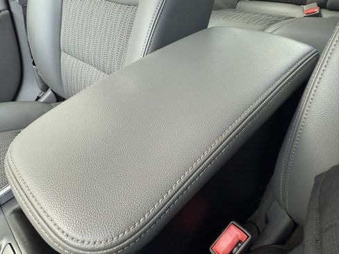 Used 2018 Chevrolet Impala LT image 28