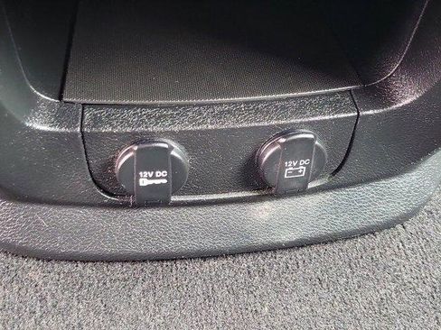 Used 2018 Dodge Grand Caravan SE image 27