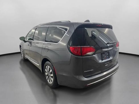 Used 2020 Chrysler Pacifica Touring-L FWD image 7