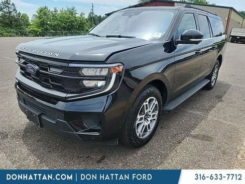 Used 2025 Ford Expedition Max Active AWD/4WD image 1