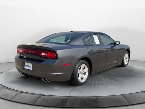 Used 2014 Dodge Charger SE image 7