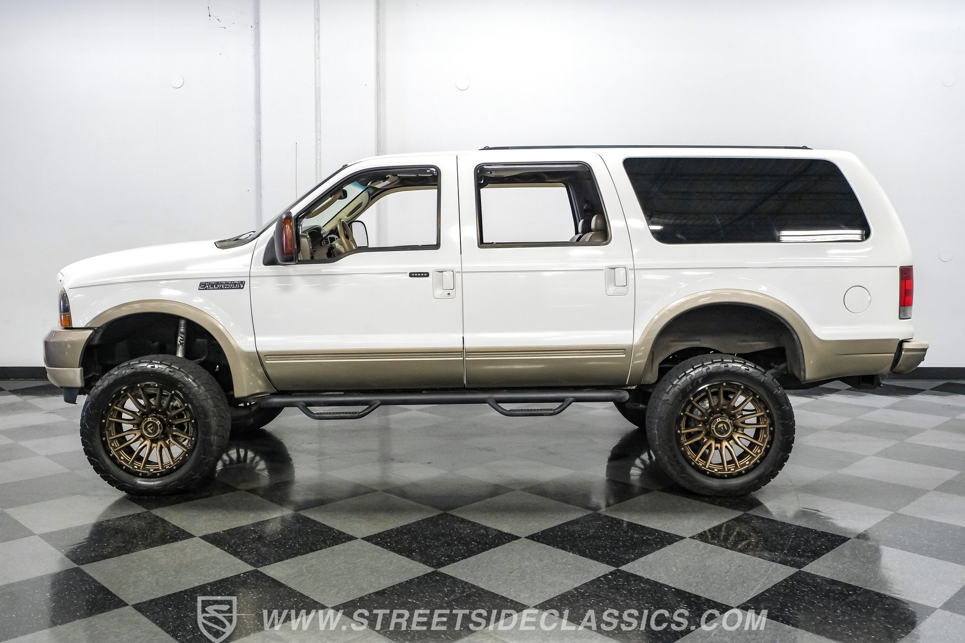 Used 2004 Ford Excursion Eddie Bauer AWD/4WD image 2