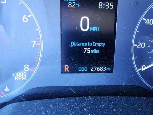 Used 2025 Toyota Corolla Cross LE FWD image 13