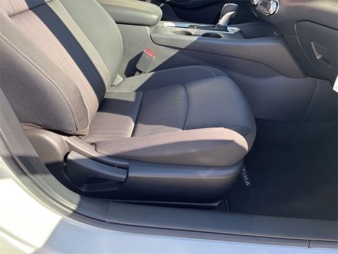 Used 2025 Nissan Altima 2.5 S image 12