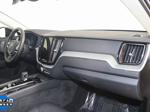 Used 2025 Volvo XC60 B5 Plus image 42