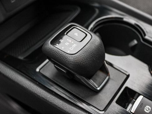 Used 2024 Nissan Rogue SV FWD image 20