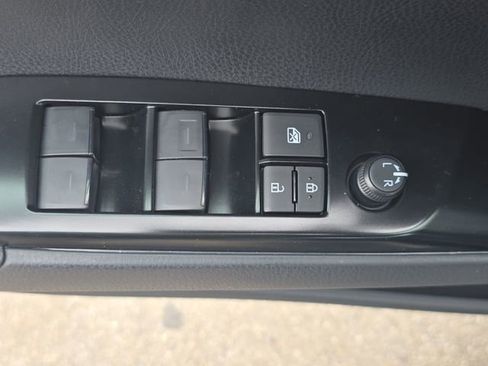 Used 2026 Toyota Camry SE FWD image 28