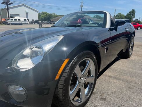 Used 2007 Pontiac Solstice Convertible w/ Premium Package RWD image 19