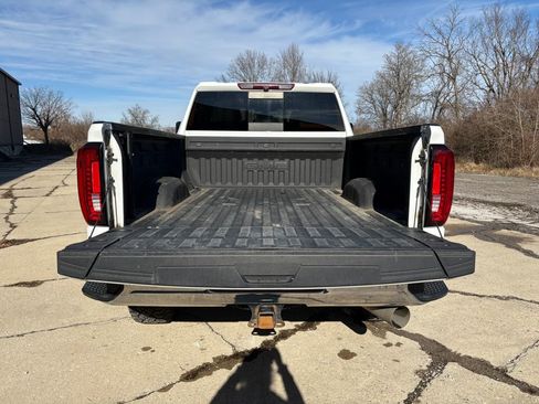Used 2021 GMC Sierra 2500 SLT w/ SLT Premium Package image 16
