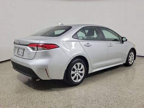 Used 2025 Toyota Corolla LE FWD image 5